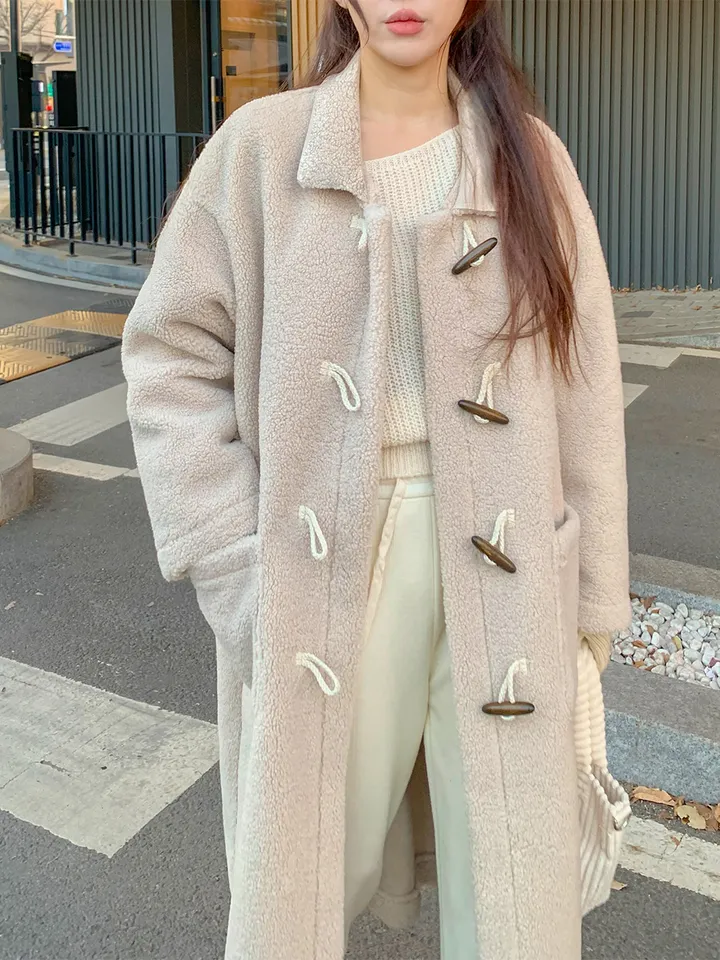 [완전강츄!!🧸한겨울까지쭉] 양털 뽀글이 롱 떡볶이 코트 더플 카라 오버핏 후리스 스웨이드 안감 부클 털 자켓 겨울 아우터 데일리 꾸안꾸 2COL 상세 이미지 42