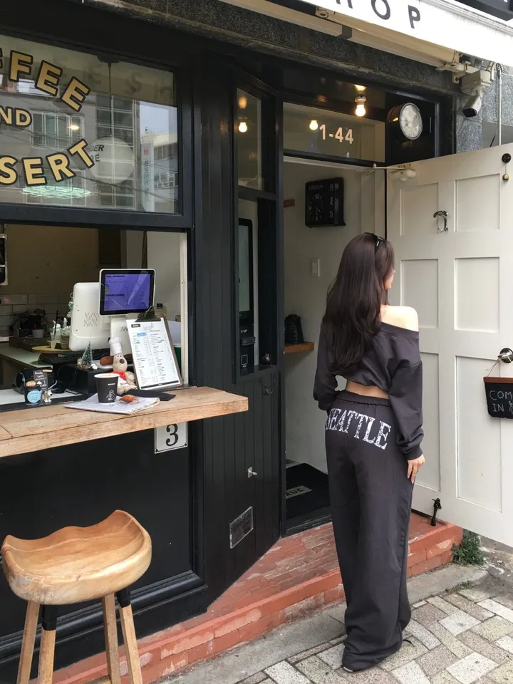 [꾸안꾸룩/세트가격] 시애틀 원 오프숄더 트레이닝 세트 상세 이미지 26