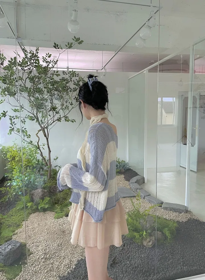 나나 시스루 스트라이프 루즈핏 입술넥 니트 3color 상세 이미지 16