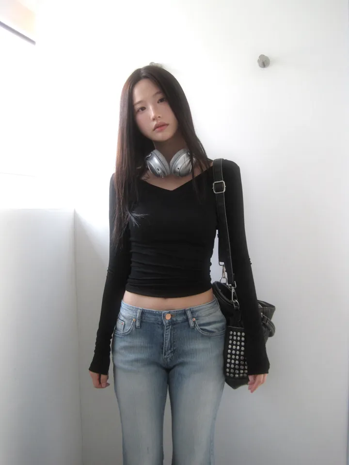 긴팔 티셔츠 모델 착용 이미지-S1L25