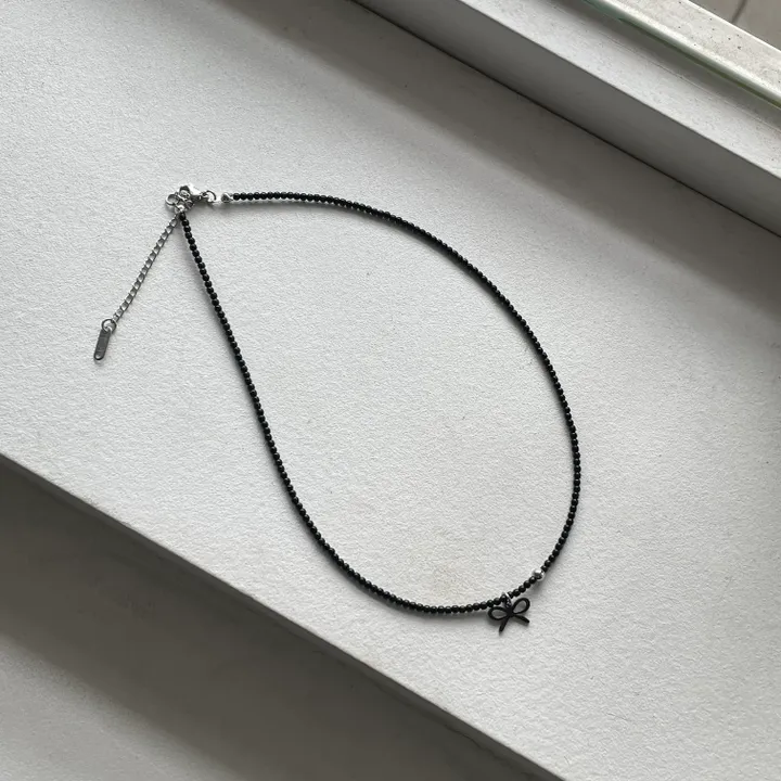 [고퀄!코디추천🖤]비즈 리본 블랙 목걸이 상세 이미지 3