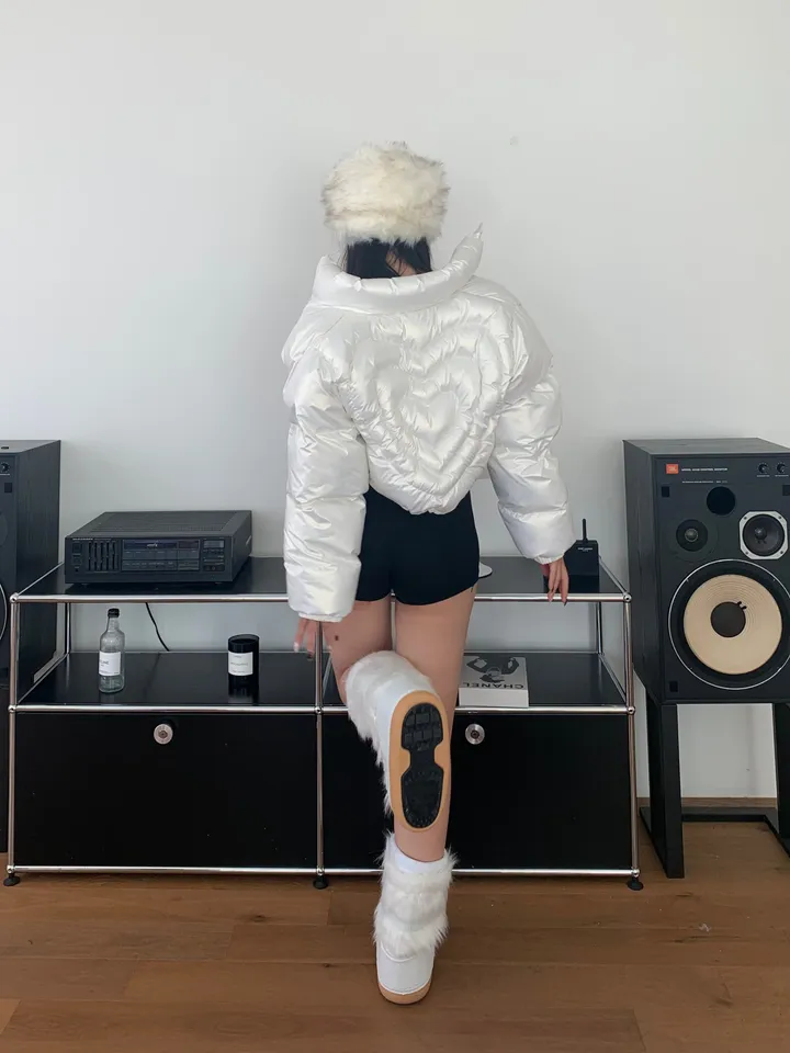 💗🤍전컬러당일발송🤍💗 크롭패딩 겨울신상 글로시패딩 유광패딩 숏패딩 스트링패딩 투웨이패딩 발레코어룩 y2k 크롭 숏 패딩 점퍼 상세 이미지 9