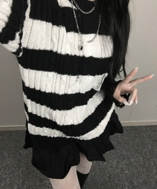 애쉬 니트 그런지 데미지 단가라 투톤 유니크 y2k 데일리 오버핏