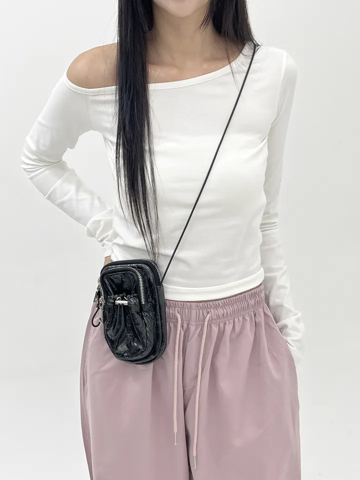 [3color]글로시 / 나일론 스토퍼 미니백 glossy mini crossbag (가벼운 데일리 가방 유니크 쁘띠 스트링 크로스백) 상세 이미지 40