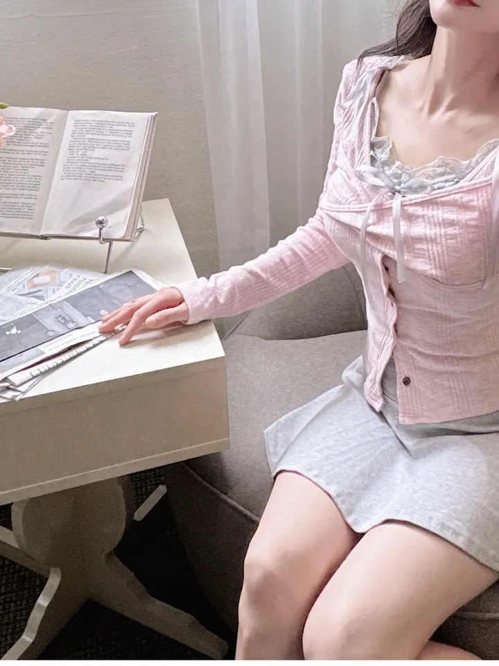 *전코디가격*[🩷당일출고/발레코어/쓰리피스🩷] 리본 스트랩 레이스 내장캡 나시 & 꼬임 긴팔 티셔츠 & 셔링 밴딩 초미니 치마바지 세트 벚꽃놀이 인생사진 상세 이미지 21