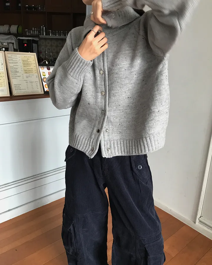 페퍼 하이넥 버튼 가디건 상세 이미지 26