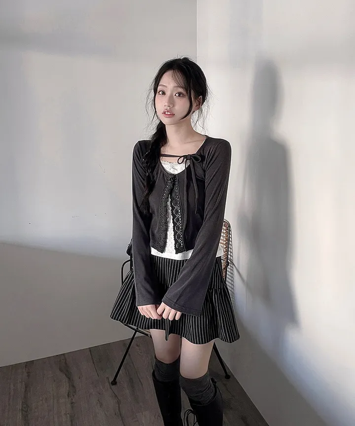 [발레코어💗몸매보정✨] 헤나 레이어드 슬림핏 크롭 유넥 트임 리본 스트랩 원버튼 레이스 가디건 겨울 봄 / 가디건 니트가디건 긴팔티셔츠 레이어드 슬림핏 기본티 이너티 뮤잉 상세 이미지 37