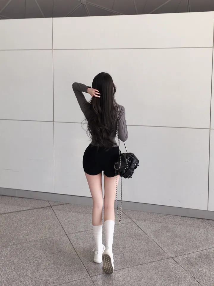 [ 몸매보장 ] 캣츠 슬림 크롭 후드집업 상세 이미지 14