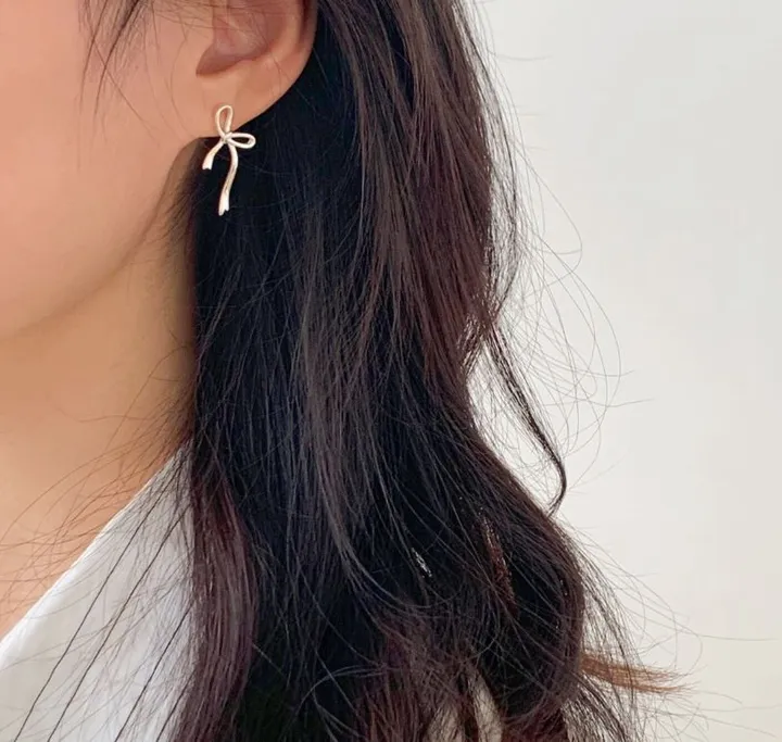 ❤[1+1/최저가오늘만🔥/당일⭕/925은침] 귀걸이 퓨렌리본 발레코어 리본 은침 실버 골드 드롭 하트 학생 우정 친구 생일 선물 은색 금색 롱 딱붙는 미니 작은 큐빅 진주 귀걸이 상세 이미지 11