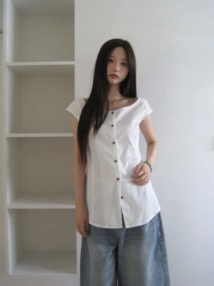 민소매 모델 착용 이미지-S1L19