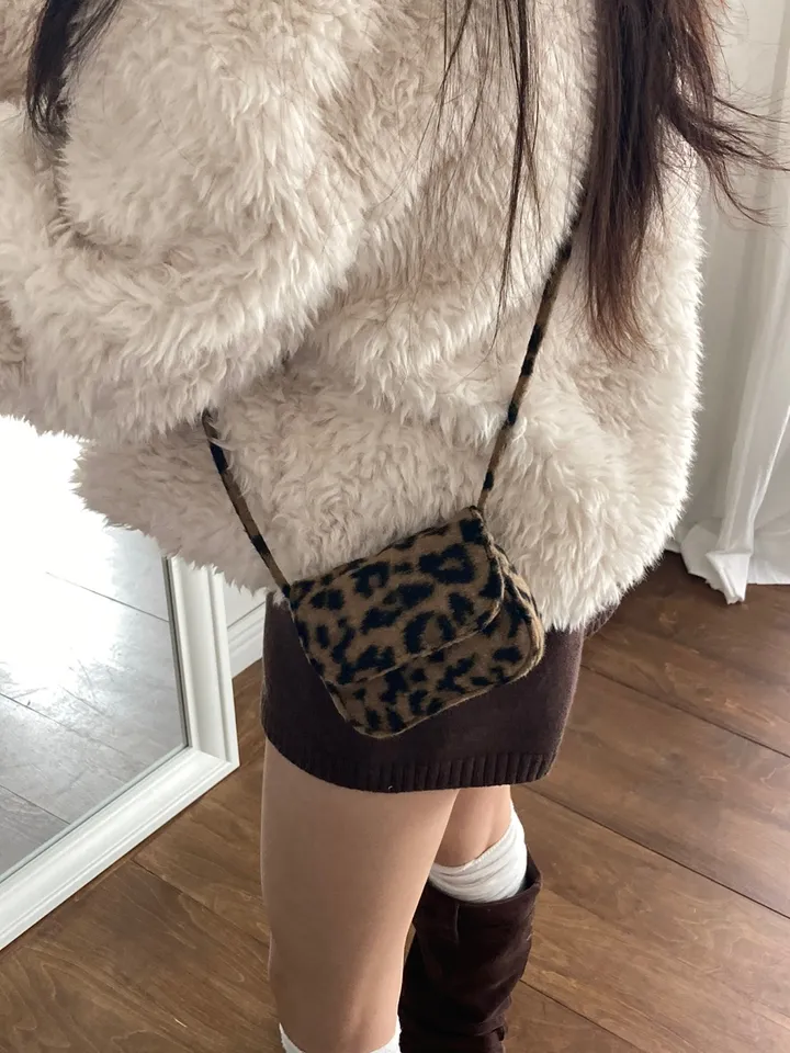 [leopard🖤/데일리 필수템!]루루 레오파드 피치 기모 호피 퍼 겨울 미니백 상세 이미지 11