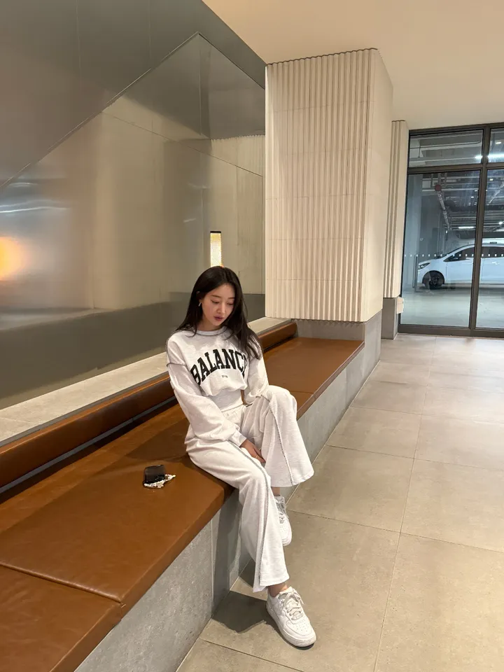 (F~2XL/부분당일발송/자체제작/주문폭주~)리노 맨투맨 팬츠 셋업 레터링 배색 리버스 스티치 트레이닝 투피스 세트 상세 이미지 27