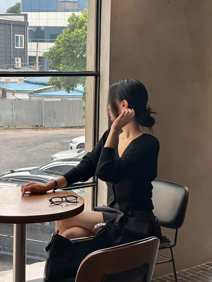 [단독*에이블리f/w신상/모델극찬/기본템정석*]심플베이직데일리니트가디건 -5color(아이보리,연브라운,블랙,연그레이,진그레이) 상세 이미지 23