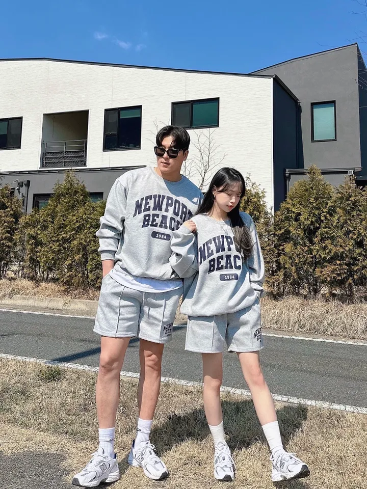 2사이즈/고퀄 남녀공용 맨투맨 반바지 세트 봄 커플룩 시밀러룩 커플 트레이닝 세트 가을 오버핏 아방핏 커플 꾸안꾸 데이트 배색 레터링 뉴포 캠핑 여행 투피스 상세 이미지 32
