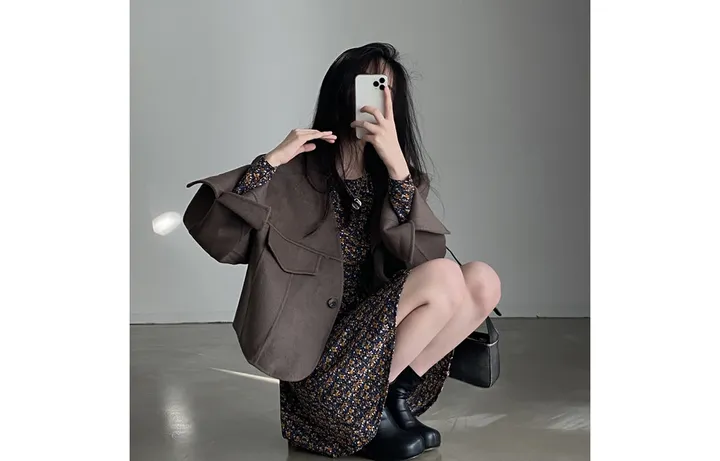 브이넥 노카라 여성 하프 크롭 와이드핏 코트 자켓 상세 이미지 18