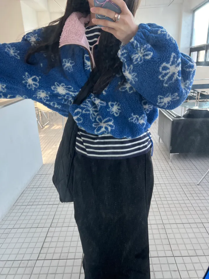 데이지 덤블반집업 블랙,블루 색상추가본 [플리스/집업/데이지/코디추천/겨울코디/데일리/대학생/코디추천/직장인/y2k] 상세 이미지 24