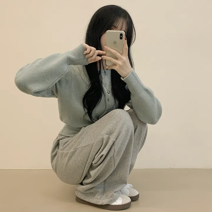 [허리잘록~뽀송따뜻💭] 부드러운 데일리 라운드 크롭 슬림 니트가디건 상세 이미지 19