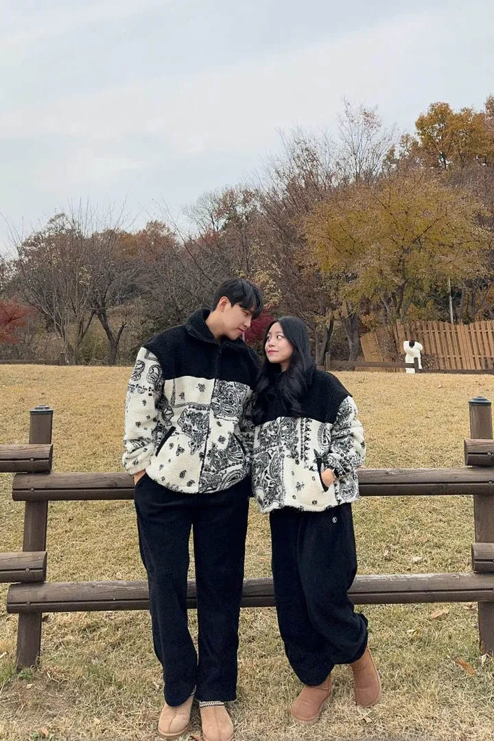 [고퀄리티🖤] 겨울 페이즐리 양털 크롭 후리스 하이넥 집업 뽀글이 유니크 커플 시밀러룩 상세 이미지 10