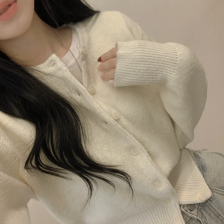 [허리잘록~뽀송따뜻💭] 부드러운 데일리 라운드 크롭 슬림 니트가디건 상세 이미지 12