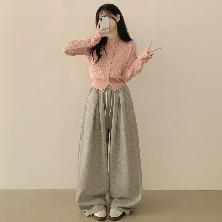 [국내제작/봄가디건🤍] 허리 잘잡아주는, 꽈배기 라운드 크롭 기본 슬림핏 허리잘록 니트가디건 상세 이미지 22