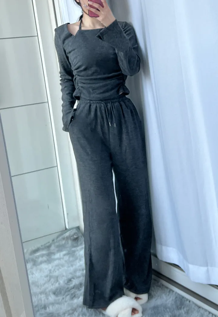 허얇골넓✨꾸안꾸 정석🌸소피아 기모 셔링 세트 (홀터넥 고퀄 오프숄더 도톰 스판 긴팔 슬림핏 티 투피스 데일리 무지 와이드 팬츠 하이웨스트 겨울 셋업 밴딩 바지) 상세 이미지 46