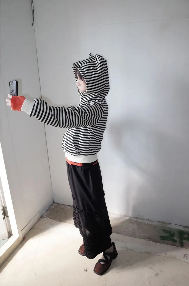 MEW 스트라이프 후디 상세 이미지 3