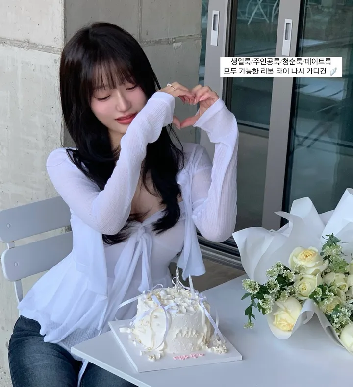 청순여신룩🪽[찰랑-여리핏/*set] lovin’ ribbon tie shirring sleeveless cardigan set | 러빈 리본 타이 셔링 나시 가디건 세트 상세 이미지 2