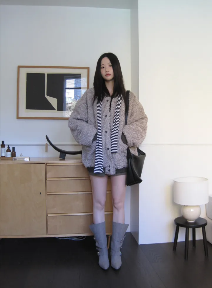 머플러 모델 착용 이미지-S1L31