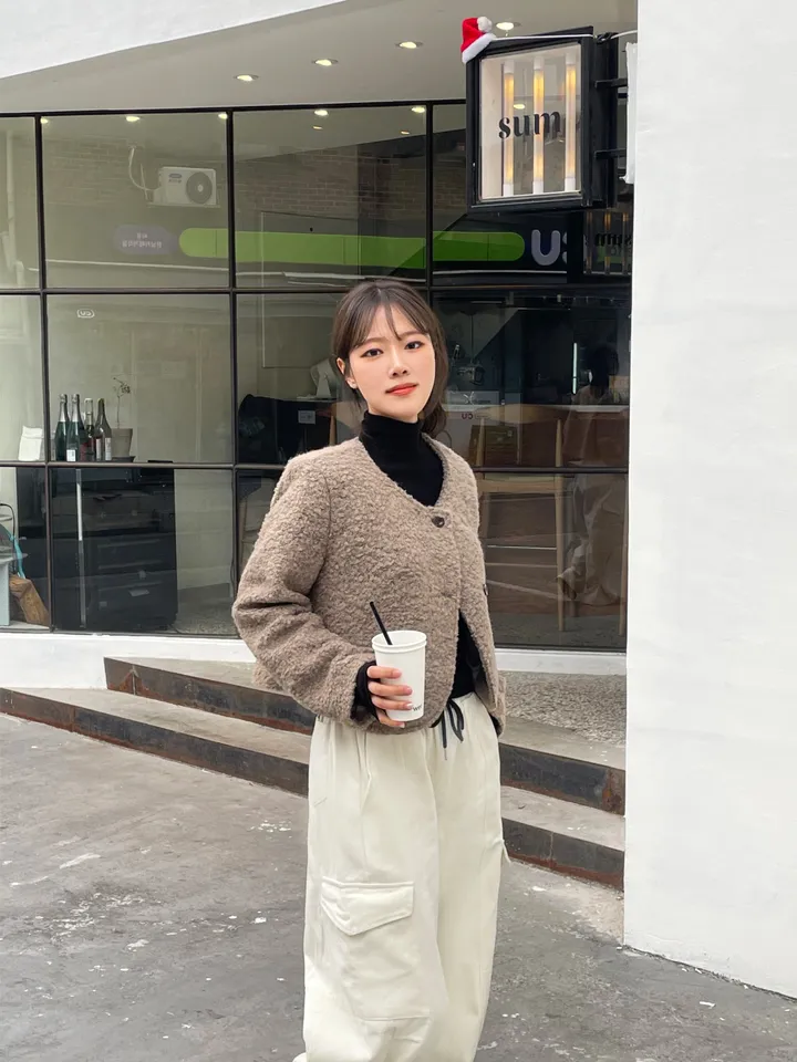 [2-3주소요/주문폭주]잇츠 라운드넥 크롭 부클 울 자켓 - 2 color 상세 이미지 25