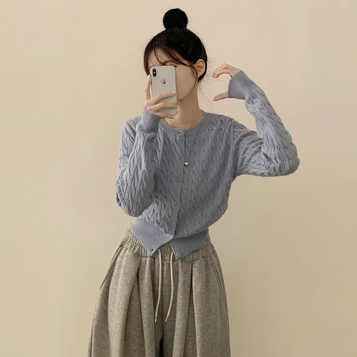 [국내제작/봄가디건🤍] 허리 잘잡아주는, 꽈배기 라운드 크롭 기본 슬림핏 허리잘록 니트가디건 상세 이미지 11