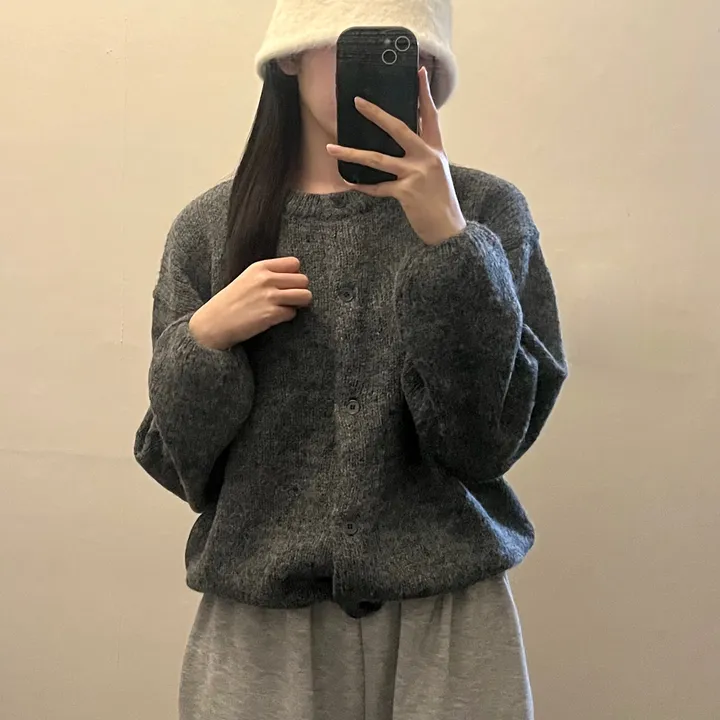 가을 알파카 라운드넥 아방 루즈핏 니트가디건 상세 이미지 18