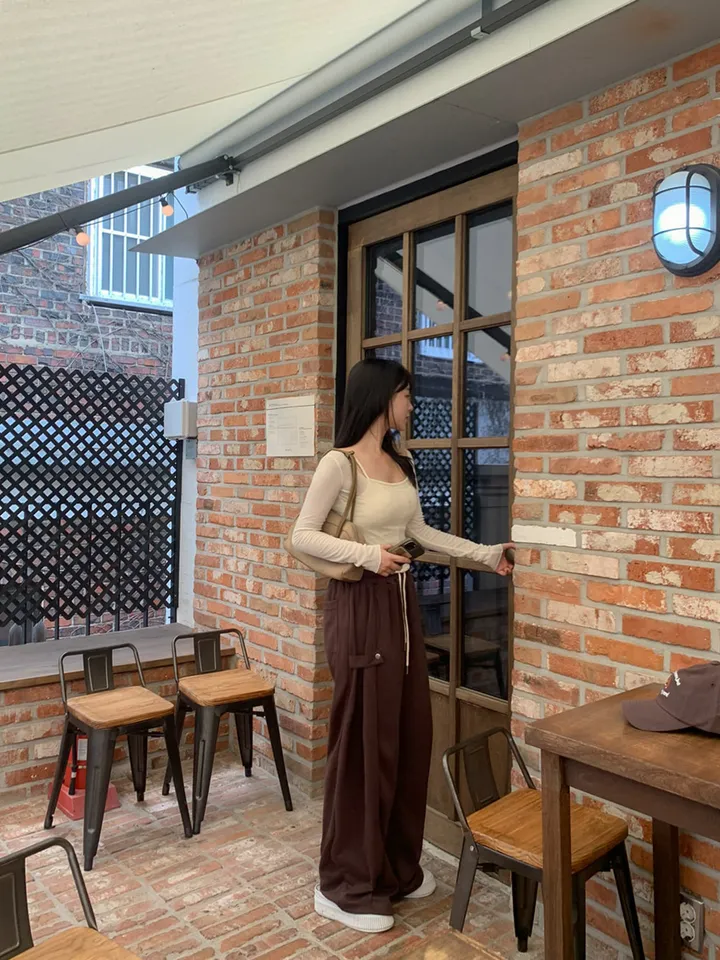 기모추가🔥[인생핏✨2way] 허리밴딩 비조 트레이닝 와이드 팬츠 투웨이 스냅버튼 절개 하이웨스트 롱 일자 츄리닝 바지 하의 체형커버 코튼 면 Y2K 공항룩 봄 간절기 9col 상세 이미지 21