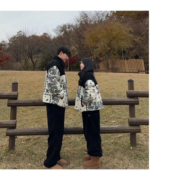 [고퀄리티🖤] 겨울 페이즐리 양털 크롭 후리스 하이넥 집업 뽀글이 유니크 커플 시밀러룩 상세 이미지 18