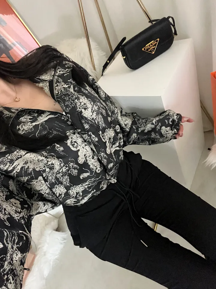 D 뜨왈 스트링 오버핏 어깨패드 수채화 숏 바람막이 집업 상세 이미지 8