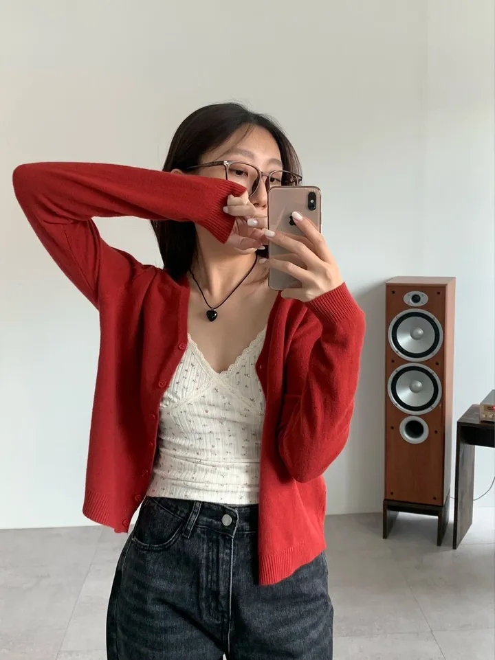 당일발송🔥메르디 브이넥 긴팔 니트 가디건 노랑 레드 화이트 블랙 봄 여름 가을  루즈핏 상세 이미지 31