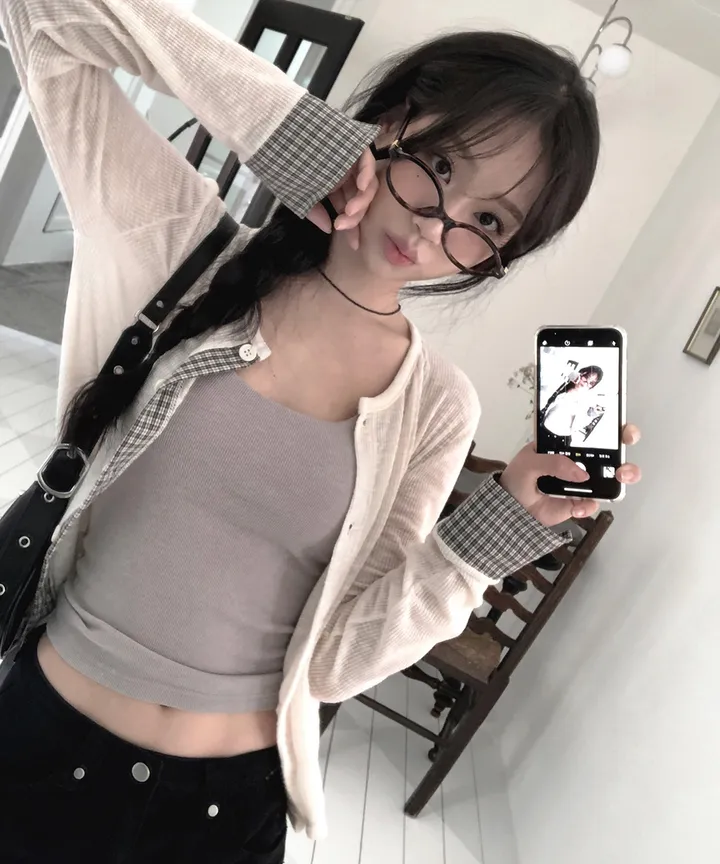 [봄가디건🌷] 띠네 슬럽 배색 체크 커프스 라운드 시스루 니트 가디건 봄 여름 가을 / 봄가디건 여름가디건 레이어드 봄아우터 체크셔츠 뮤잉 상세 이미지 19