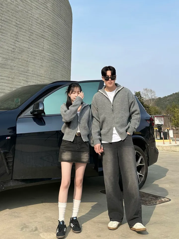크롭&오버/ 커플 니트 집업 하찌 크롭 니트 오버핏 남녀공용 겨울 가을 봄 커플룩 시밀러룩 꾸안꾸 세트 투피스 남자 코디 데이트 빅사이즈 청치마 청바지 데님 미니 스커트 와이드팬츠 상세 이미지 20