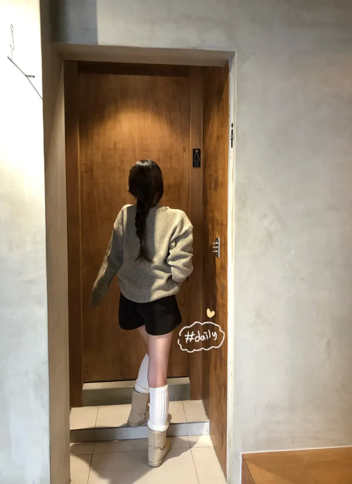 허벅지삭제 [💬단독진행/문의폭주/-3kg핏] 앞포켓 코듀로이닝 밴딩 반바지 가을 겨울 corduroying pt • 4color 상세 이미지 24