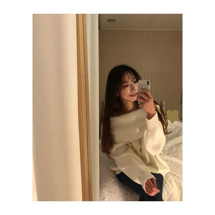 파격할인![당일출고!/누적만삼천장!/77까지]도톰한 오버핏 오프 숄더 여리 루즈 니트 (4 color) 상세 이미지 23