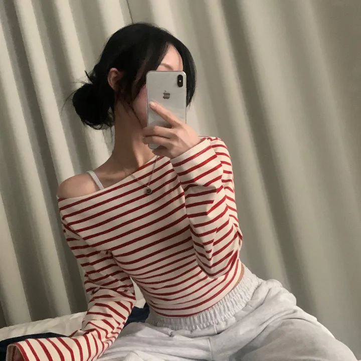 [예쁜라인🤍/데일리필수*.*] 루징 스트라이프 언발 오프숄더 긴팔티셔츠 - 2color 상세 이미지 12