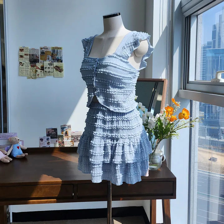 [당일발송] 4Color (캡내장)단추 펀칭 셔링 프릴 뷔스티에 크롭 나시 밴딩 미니 스커트 투피스 세트*2091 상세 이미지 15