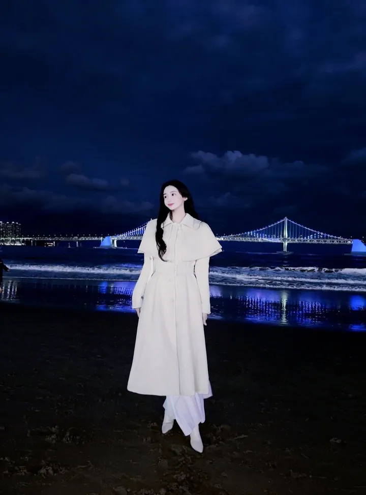 [빠른배송💗/기획특가💗] 벨 블랑쉬 케이프 스노우 아이보리 벨트 플레어 롱 코트 (high quality - 아이,핑크 고퀄리티 겨울 한겨울 방한 연말룩 페이크퍼 에코퍼) 상세 이미지 61