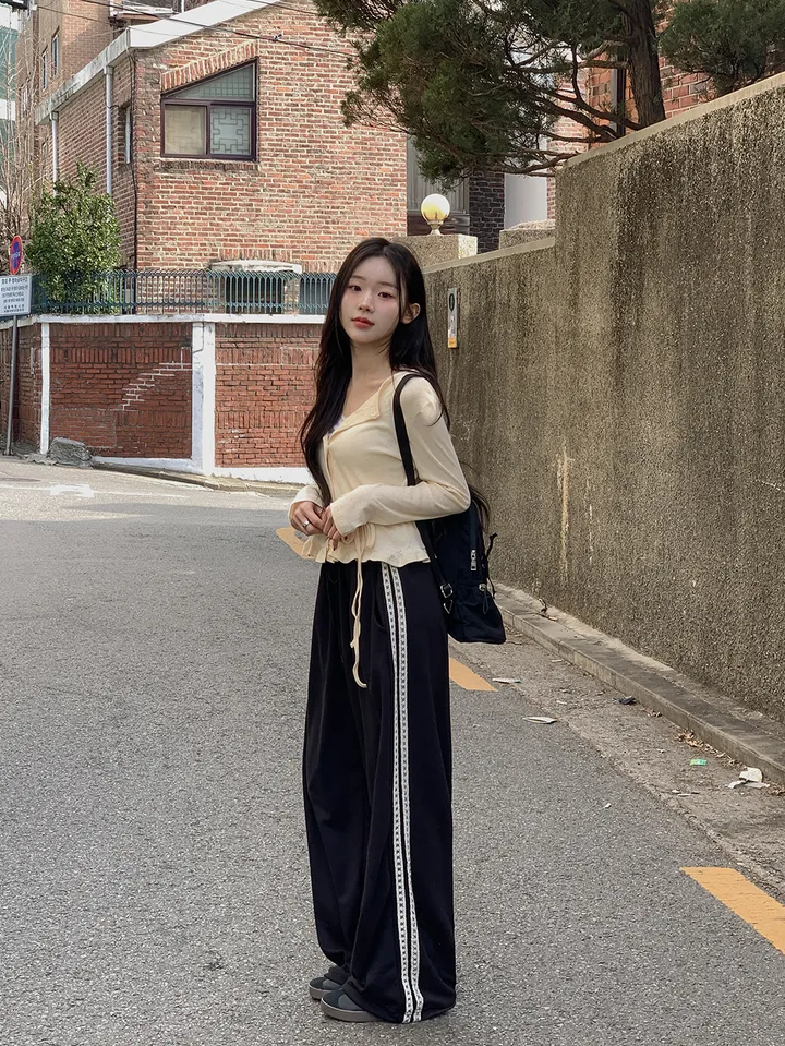 [머플러set/파스텔색감] 아투 라운드넥 펀칭 아일렛 프릴 여리핏 긴팔 가디건 3colors 상세 이미지 18