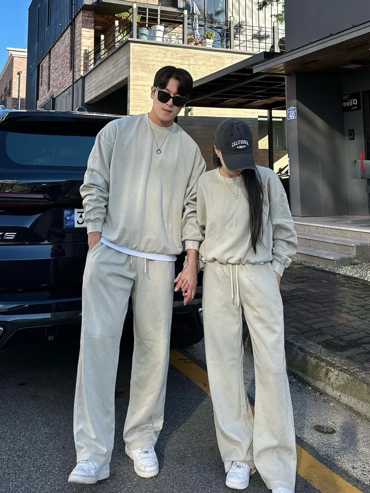 크롭~4XL/ 피그먼트 맨투맨 커플 트레이닝 세트 크롭 오버핏 남녀공용 팬츠 긴바지 겨울 봄 가을 커플룩 커플 시밀러룩 꾸안꾸 투피스 셋업 스트릿 남자 코디 데이트 빅사이즈 코마 상세 이미지 38