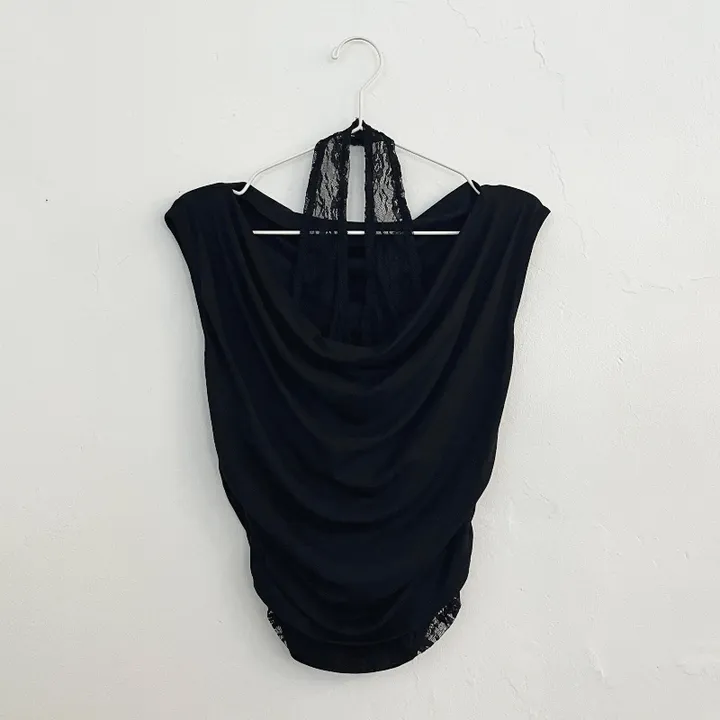 민소매 차콜 색상 이미지-S1L26