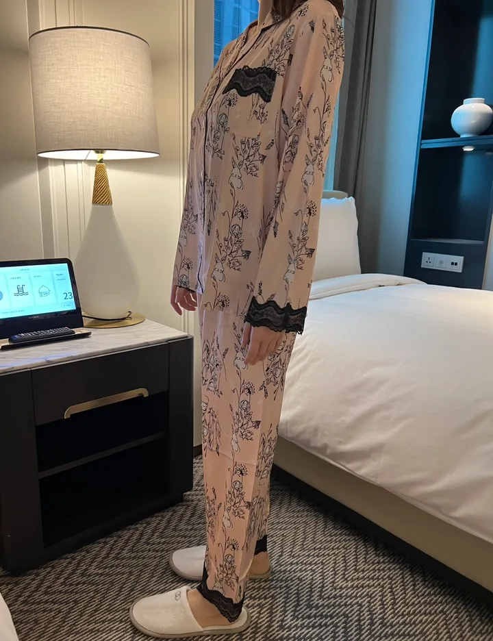 디ST 토끼 레이스 잠옷 커플잠옷 파자마 홈웨어 고급잠옷 명품잠옷 실키잠옷 당일배송 상하세트 잠옷세트 생일선물 상세 이미지 6