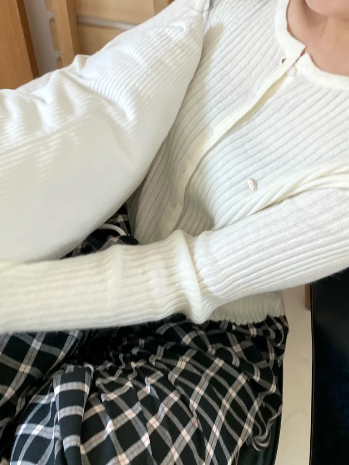 [💕러블리/펜던트]릴리 골지 니트 와펜 긴팔 크롭 무지 버튼 베이직 가디건 상세 이미지 11
