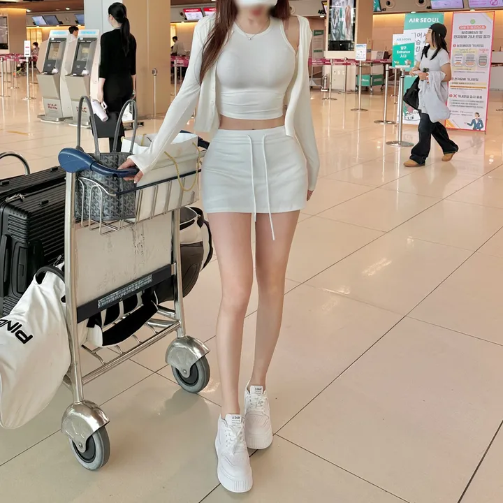 [7일간 6천원할인] [공항룩3세트] *DM폭주* 치마바지 쓰리피스 고퀄리티 나시 가디건 세트 로우 미니스커트 여행룩 공항룩 투피스 쓰리피스 셋업 상세 이미지 4
