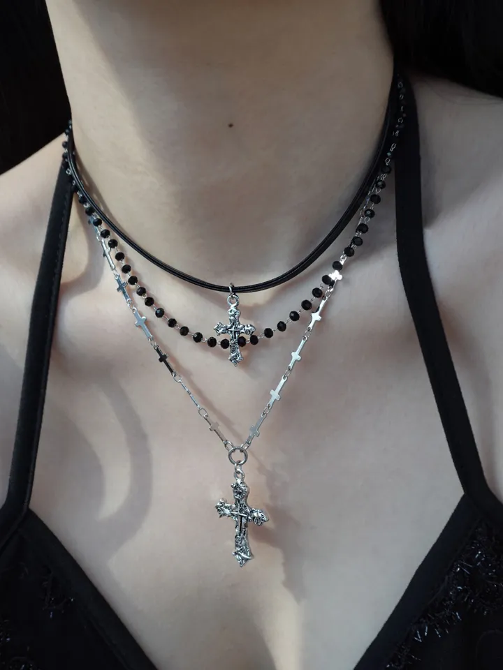 black cross layerd necklace | 블랙 가죽 초커 십자가 목걸이 상세 이미지 9