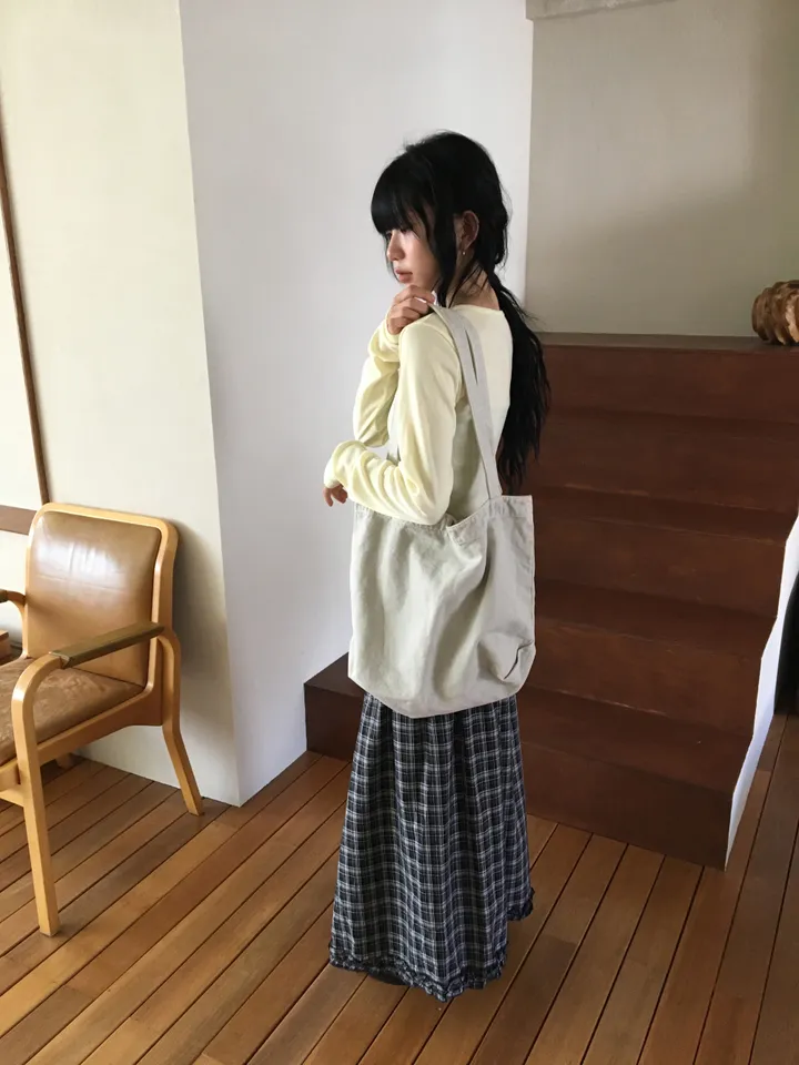 긴팔 티셔츠 모델 착용 이미지-S1L16